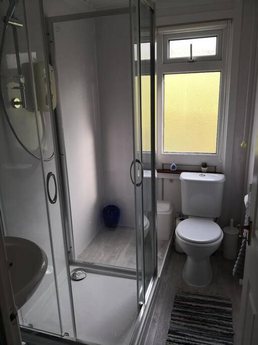 'Le Chalet Ii' Free Unlimited Wifi 2 Bed Chalet House Hodgeston Exteriér fotografie